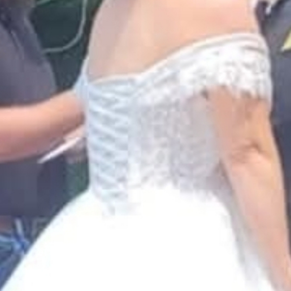 Wedding dress - Picture 4 of 4